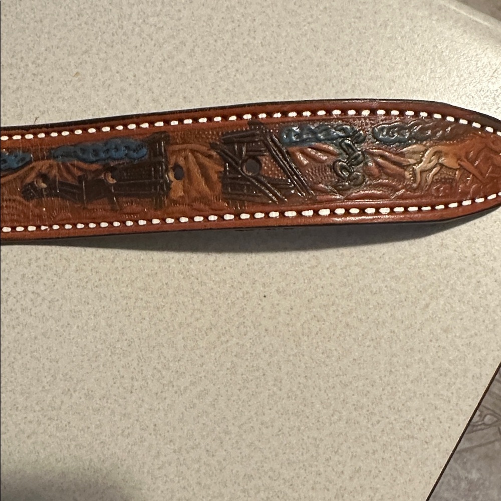 Brown tooled Leather western Belt with Country Music Buckle size 42 plus buckle - Picture 15 of 16